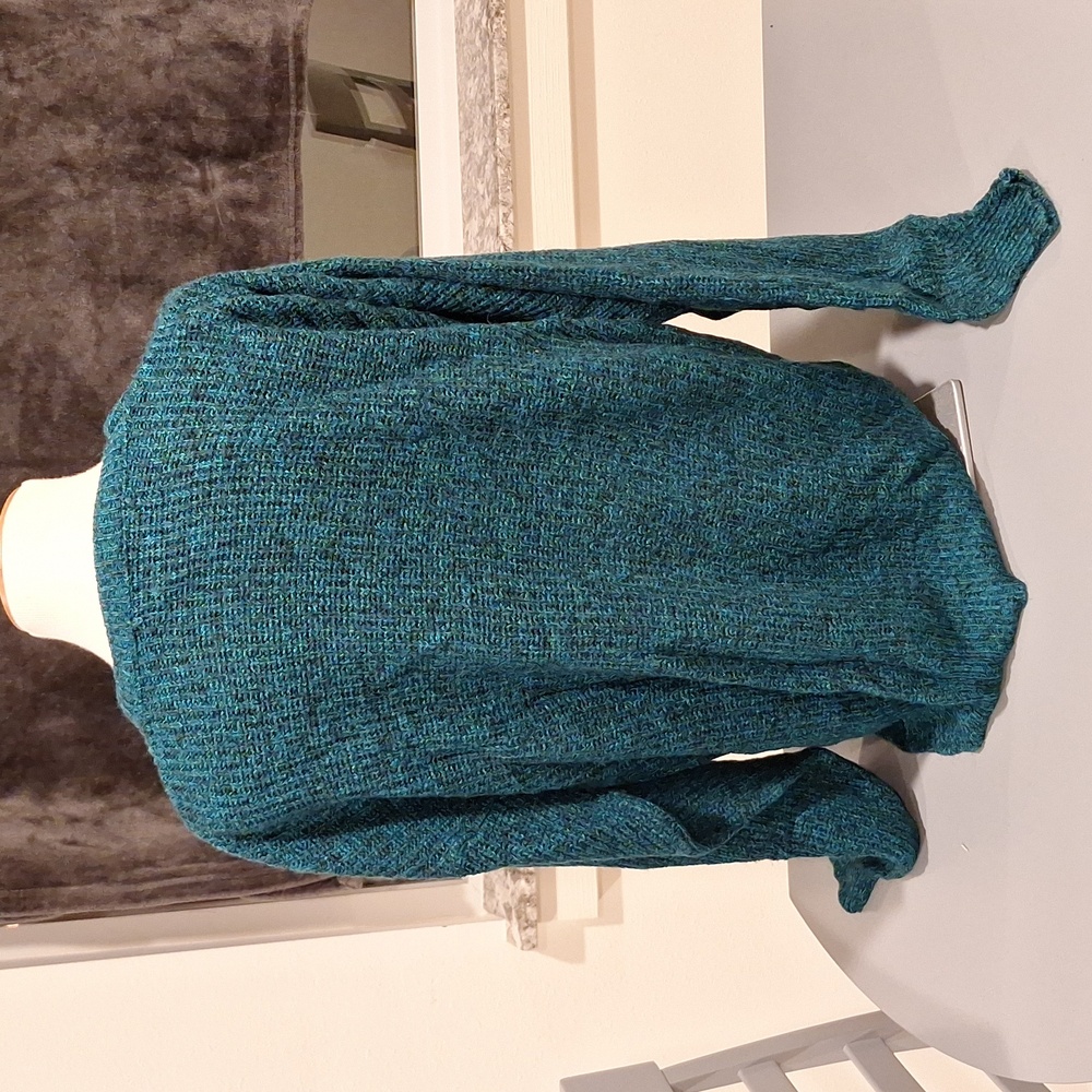 Turquoise sweater - Picture 3 of 3